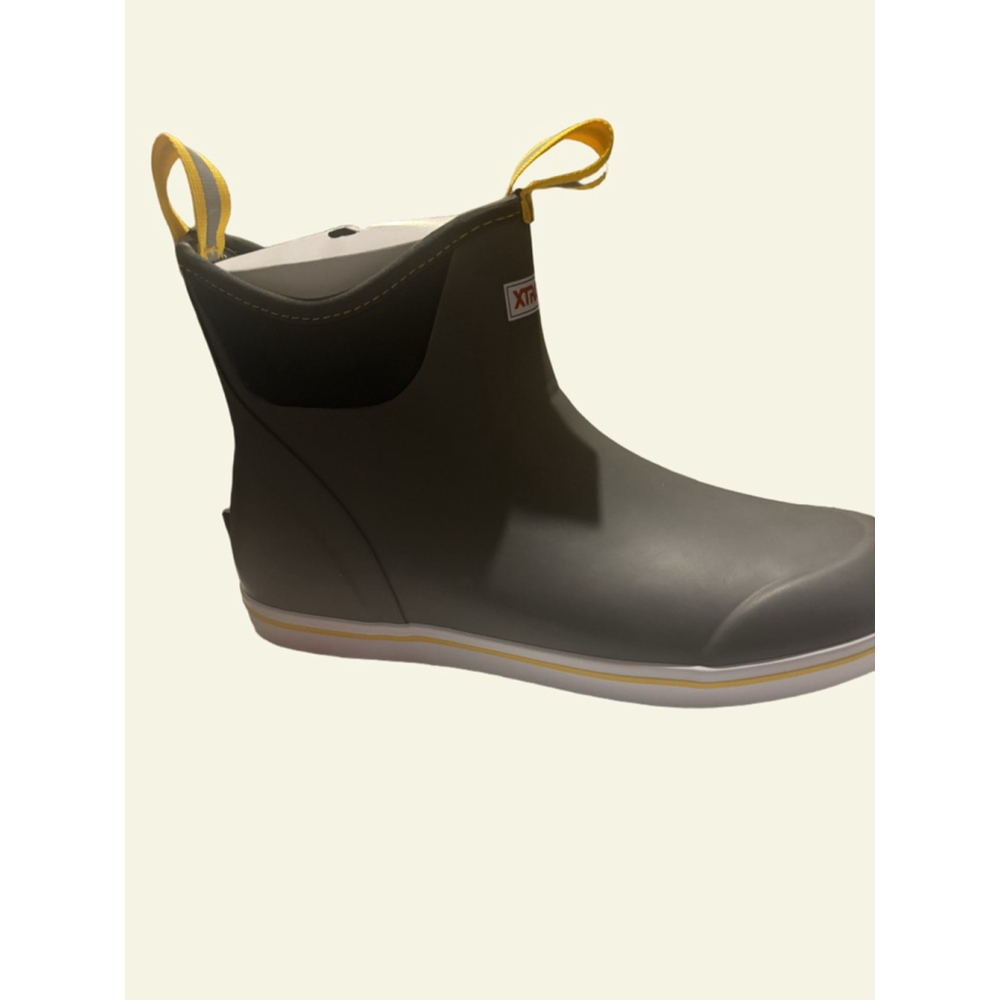 I Men's Ankle Deck Boots, Gray. NWT, size 11 Men’s